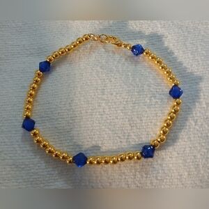 NWT Handcrafted Elegant Gold and Sapphire (September) 8", Beaded Bracelet